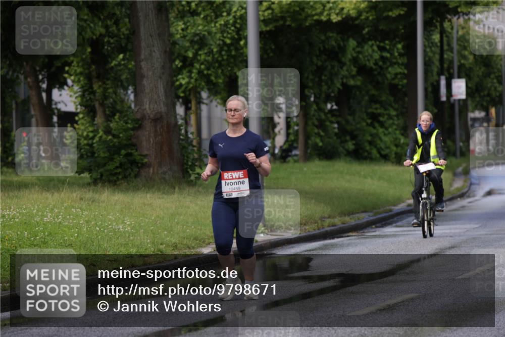 14.06.2026 - REWE Women's Run Jannik Wohlers http://msf.ph/oto/9798671 14.06.2026 09:14:41 Laufen 10459, 7 meine-sportfotos.de