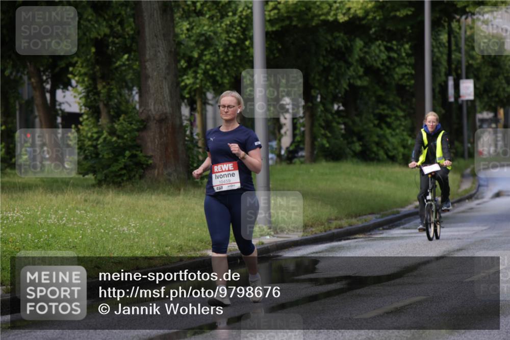 14.06.2026 - REWE Women's Run Jannik Wohlers http://msf.ph/oto/9798676 14.06.2026 09:14:41 Laufen 10459, 7 meine-sportfotos.de