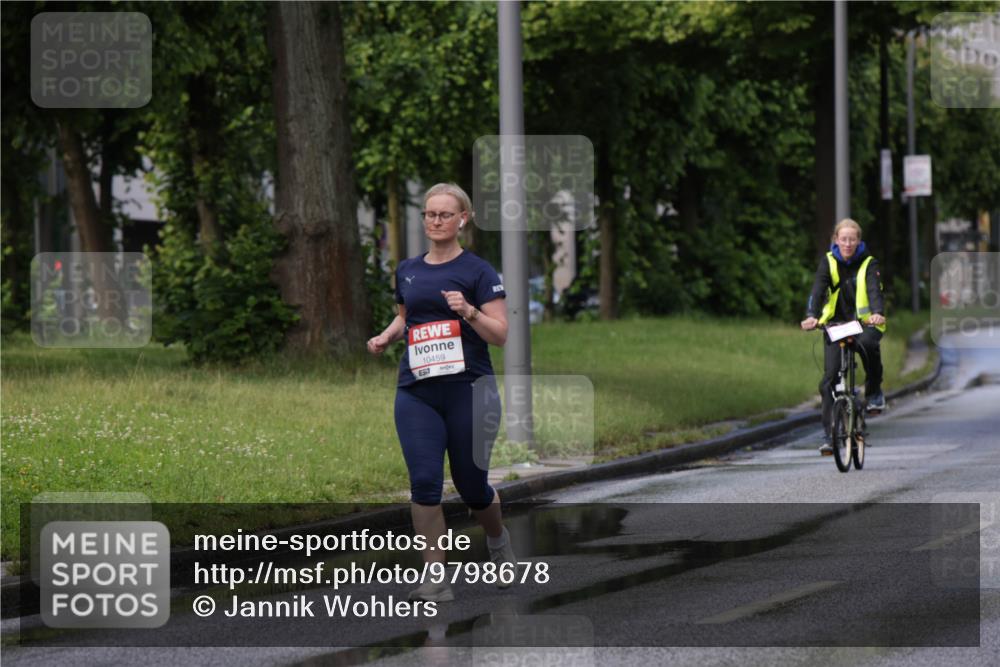 14.06.2026 - REWE Women's Run Jannik Wohlers http://msf.ph/oto/9798678 14.06.2026 09:14:41 Laufen 10459, 517 meine-sportfotos.de
