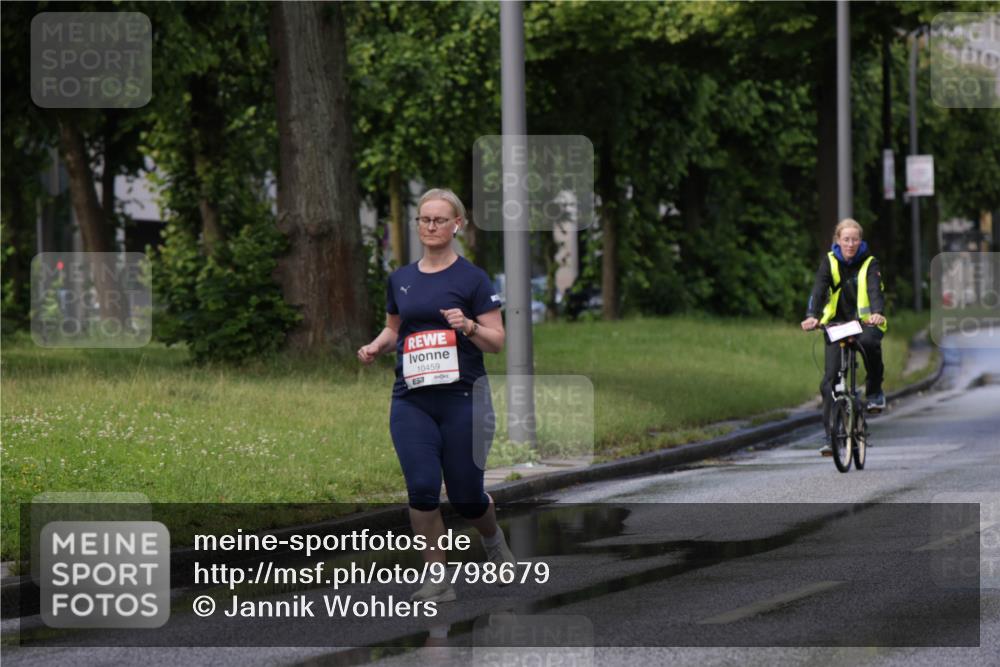 14.06.2026 - REWE Women's Run Jannik Wohlers http://msf.ph/oto/9798679 14.06.2026 09:14:41 Laufen 10459, 517 meine-sportfotos.de