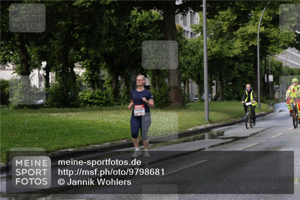 14.06.2026 - REWE Women's Run Jannik Wohlers http://msf.ph/oto/9798681 14.06.2026 09:14:43 Laufen 10459 meine-sportfotos.de