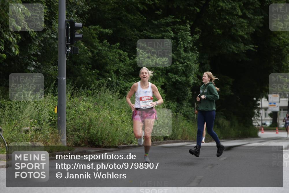 14.06.2026 - REWE Women's Run Jannik Wohlers http://msf.ph/oto/9798907 14.06.2026 09:40:05 Laufen 10080 meine-sportfotos.de