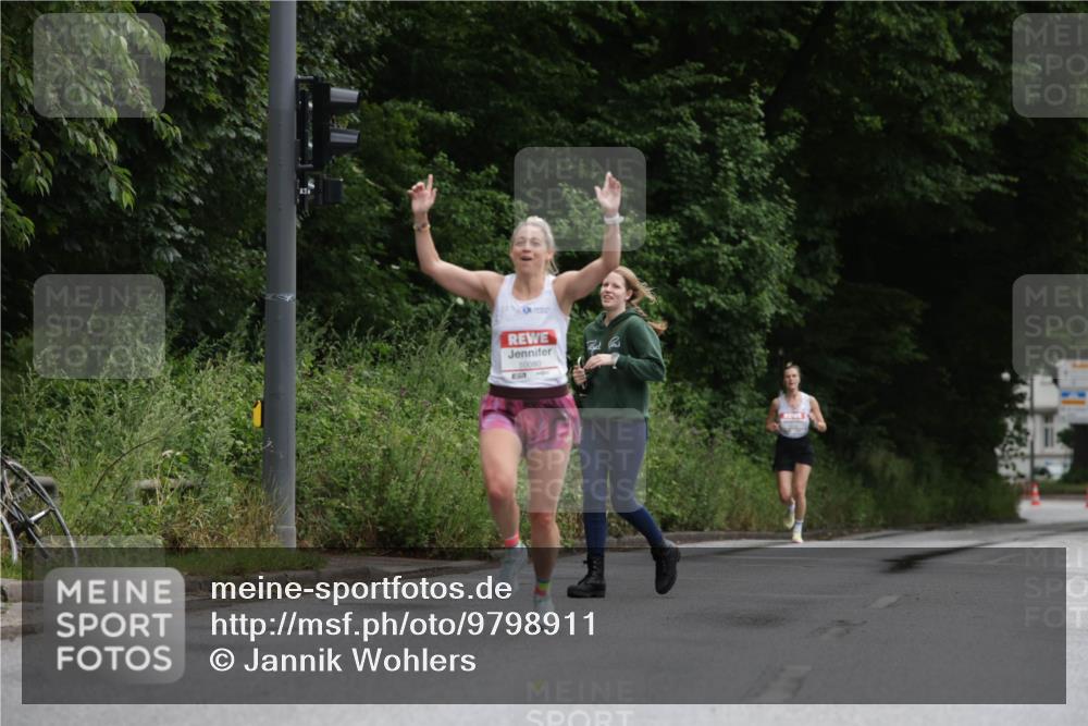14.06.2026 - REWE Women's Run Jannik Wohlers http://msf.ph/oto/9798911 14.06.2026 09:40:06 Laufen 10080 meine-sportfotos.de