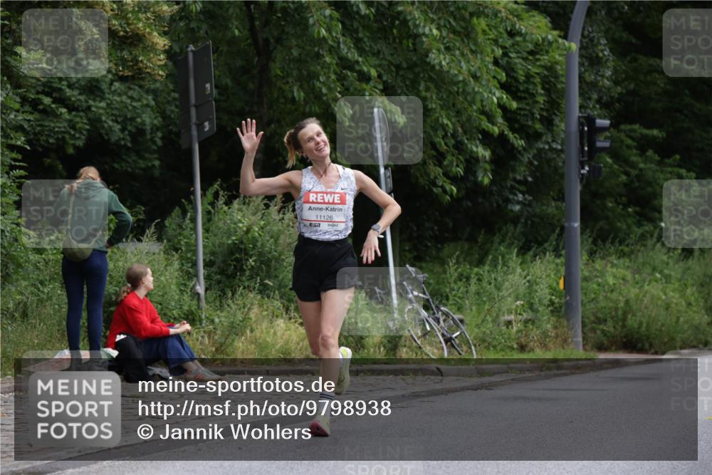 14.06.2026 - REWE Women's Run Jannik Wohlers http://msf.ph/oto/9798938 14.06.2026 09:40:17 Laufen 11126, 7 meine-sportfotos.de