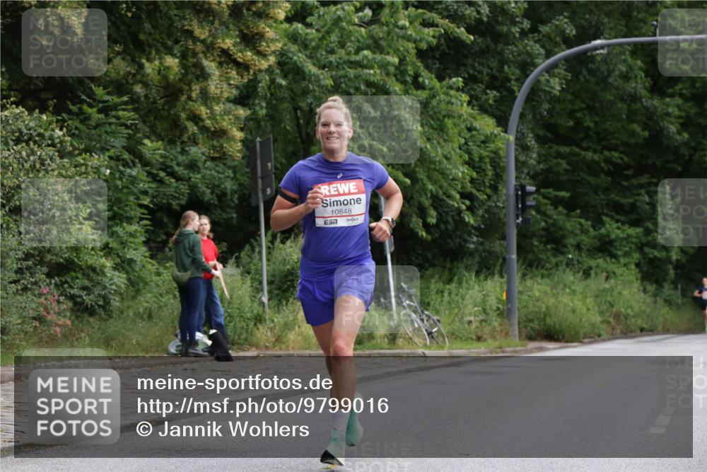 14.06.2026 - REWE Women's Run Jannik Wohlers http://msf.ph/oto/9799016 14.06.2026 09:40:44 Laufen 10848, 7 meine-sportfotos.de