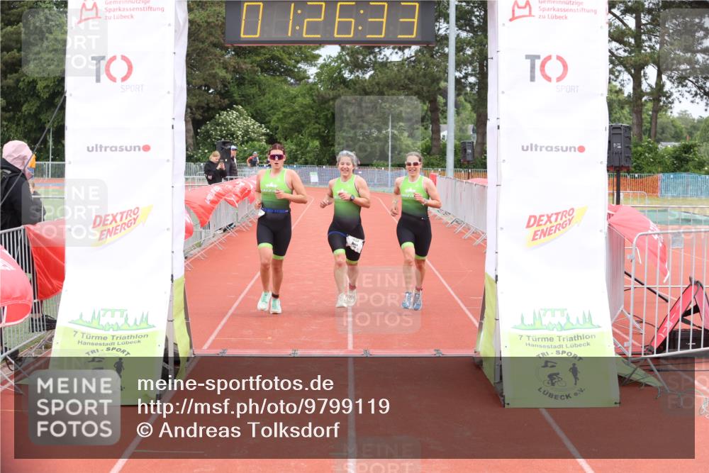 14.06.2026 - 7 Türme Triathlon Andreas Tolksdorf http://msf.ph/oto/9799119 14.06.2026 11:56:32 Ziel 504, 505, 506 meine-sportfotos.de