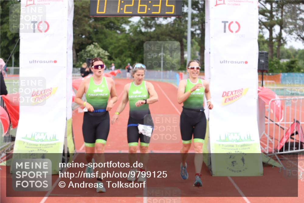14.06.2026 - 7 Türme Triathlon Andreas Tolksdorf http://msf.ph/oto/9799125 14.06.2026 11:56:34 Ziel 504, 505, 506 meine-sportfotos.de