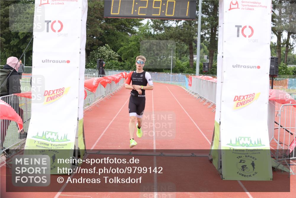 14.06.2026 - 7 Türme Triathlon Andreas Tolksdorf http://msf.ph/oto/9799142 14.06.2026 11:59:01 Ziel 413 meine-sportfotos.de