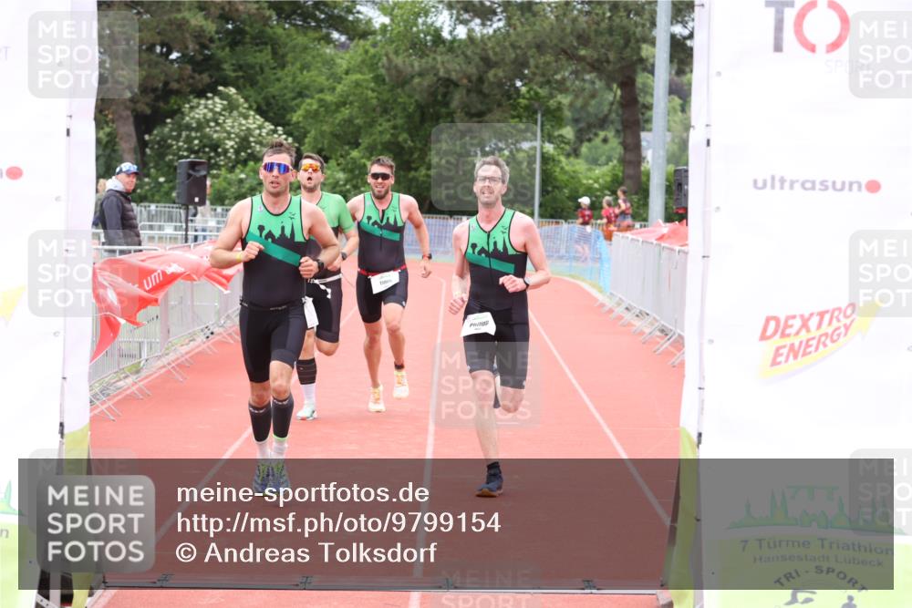 14.06.2026 - 7 Türme Triathlon Andreas Tolksdorf http://msf.ph/oto/9799154 14.06.2026 12:00:00 Ziel 465, 466, 467, 469 meine-sportfotos.de