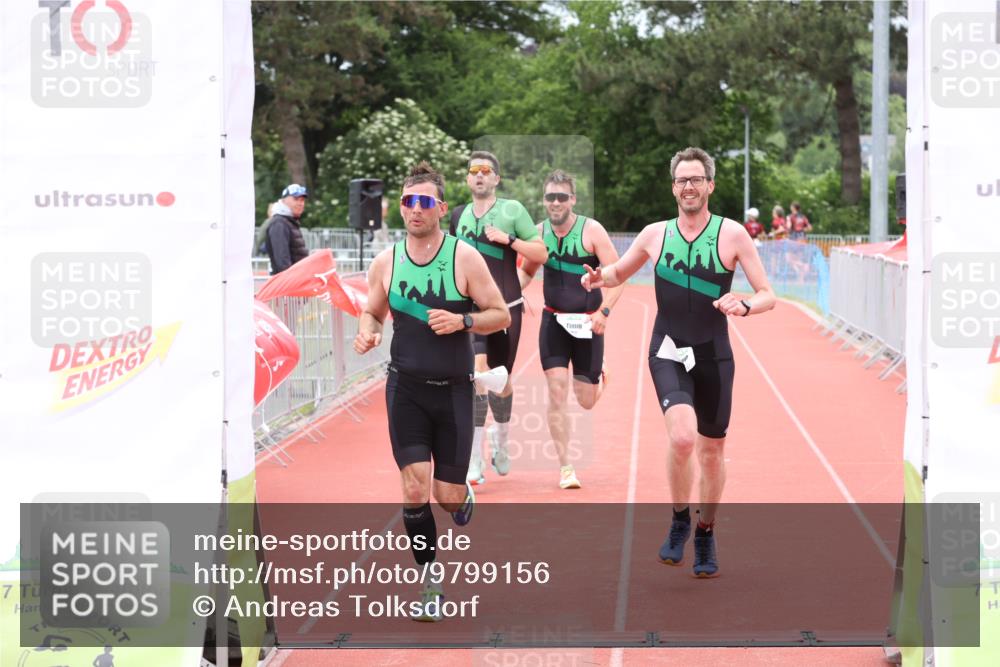 14.06.2026 - 7 Türme Triathlon Andreas Tolksdorf http://msf.ph/oto/9799156 14.06.2026 12:00:00 Ziel 465, 466, 467, 469 meine-sportfotos.de