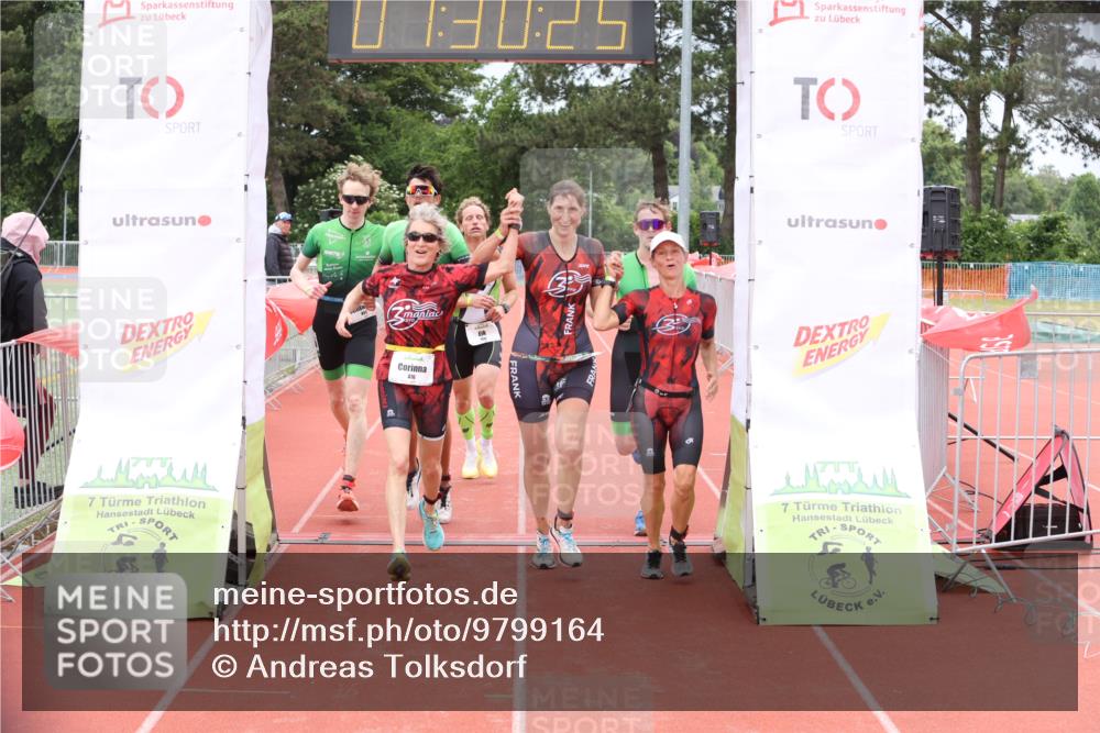 14.06.2026 - 7 Türme Triathlon Andreas Tolksdorf http://msf.ph/oto/9799164 14.06.2026 12:00:24 Ziel 450, 451, 452, 453, 475, 476, 477 meine-sportfotos.de