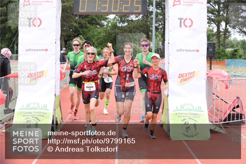 14.06.2026 - 7 Türme Triathlon Andreas Tolksdorf http://msf.ph/oto/9799165 14.06.2026 12:00:24 Ziel 450, 451, 452, 453, 475, 476, 477 meine-sportfotos.de