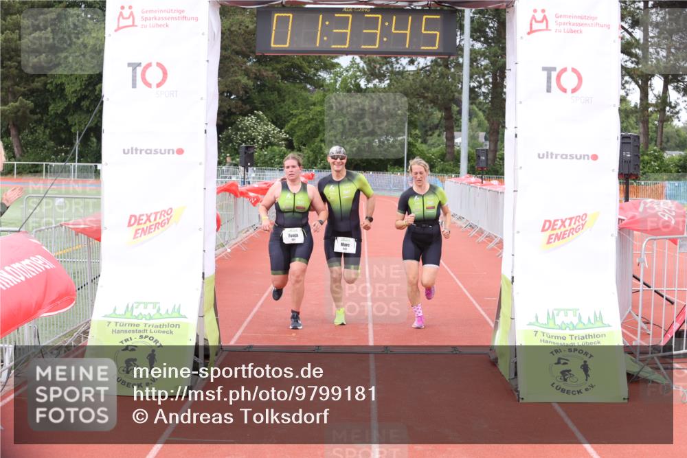 14.06.2026 - 7 Türme Triathlon Andreas Tolksdorf http://msf.ph/oto/9799181 14.06.2026 12:03:45 Ziel 531, 532, 533 meine-sportfotos.de