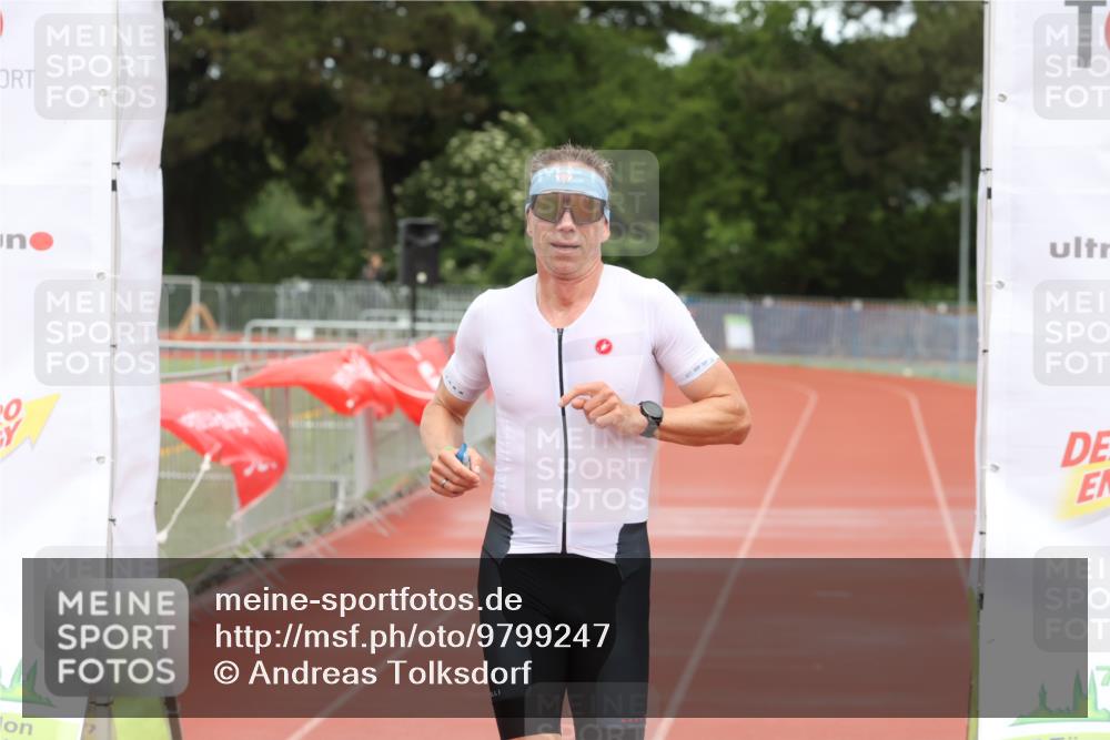 14.06.2026 - 7 Türme Triathlon Andreas Tolksdorf http://msf.ph/oto/9799247 14.06.2026 14:46:45 Ziel  meine-sportfotos.de