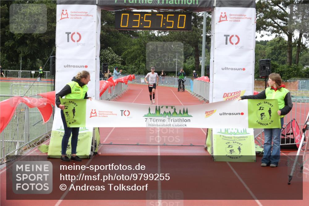 14.06.2026 - 7 Türme Triathlon Andreas Tolksdorf http://msf.ph/oto/9799255 14.06.2026 14:57:49 Ziel 805 meine-sportfotos.de