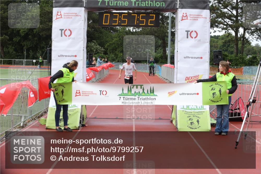 14.06.2026 - 7 Türme Triathlon Andreas Tolksdorf http://msf.ph/oto/9799257 14.06.2026 14:57:51 Ziel 805 meine-sportfotos.de