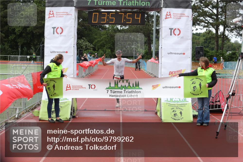14.06.2026 - 7 Türme Triathlon Andreas Tolksdorf http://msf.ph/oto/9799262 14.06.2026 14:57:53 Ziel 805 meine-sportfotos.de