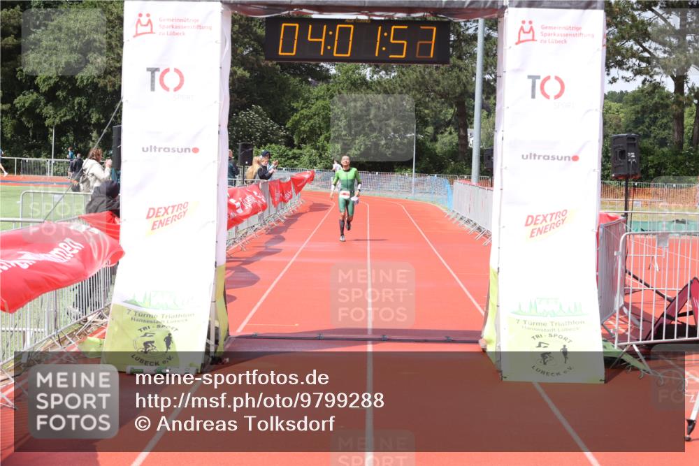 14.06.2026 - 7 Türme Triathlon Andreas Tolksdorf http://msf.ph/oto/9799288 14.06.2026 15:01:51 Ziel  meine-sportfotos.de