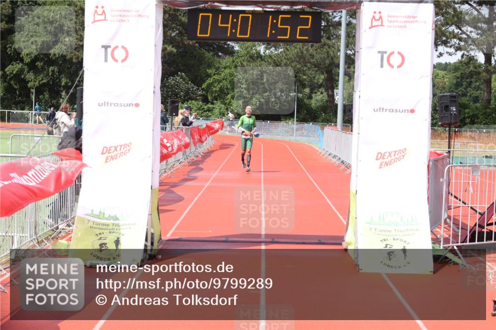14.06.2026 - 7 Türme Triathlon Andreas Tolksdorf http://msf.ph/oto/9799289 14.06.2026 15:01:51 Ziel  meine-sportfotos.de
