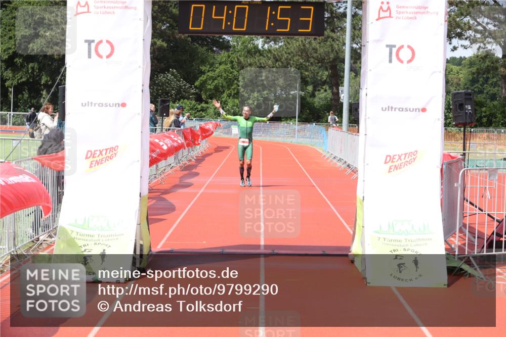 14.06.2026 - 7 Türme Triathlon Andreas Tolksdorf http://msf.ph/oto/9799290 14.06.2026 15:01:52 Ziel  meine-sportfotos.de