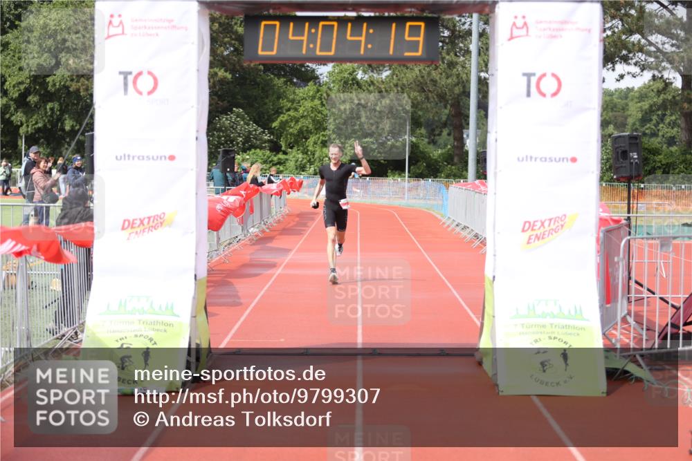 14.06.2026 - 7 Türme Triathlon Andreas Tolksdorf http://msf.ph/oto/9799307 14.06.2026 15:04:19 Ziel 878 meine-sportfotos.de