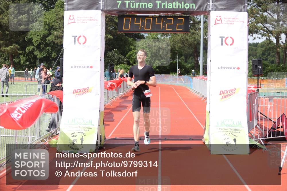 14.06.2026 - 7 Türme Triathlon Andreas Tolksdorf http://msf.ph/oto/9799314 14.06.2026 15:04:22 Ziel 878 meine-sportfotos.de