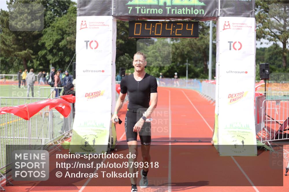 14.06.2026 - 7 Türme Triathlon Andreas Tolksdorf http://msf.ph/oto/9799318 14.06.2026 15:04:23 Ziel 878 meine-sportfotos.de