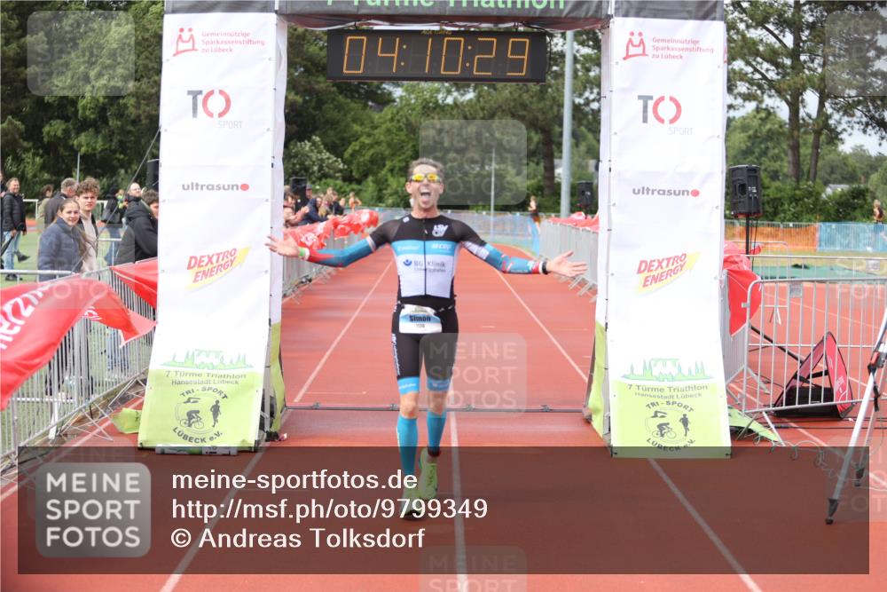 14.06.2026 - 7 Türme Triathlon Andreas Tolksdorf http://msf.ph/oto/9799349 14.06.2026 15:10:28 Ziel 1136 meine-sportfotos.de