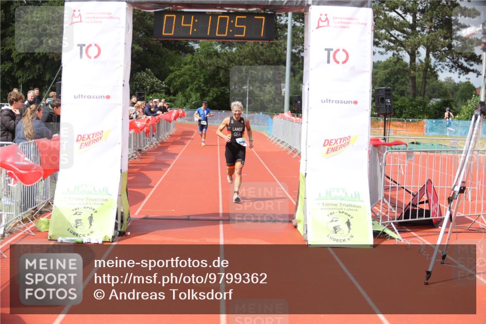 14.06.2026 - 7 Türme Triathlon Andreas Tolksdorf http://msf.ph/oto/9799362 14.06.2026 15:10:56 Ziel 931, 1042 meine-sportfotos.de