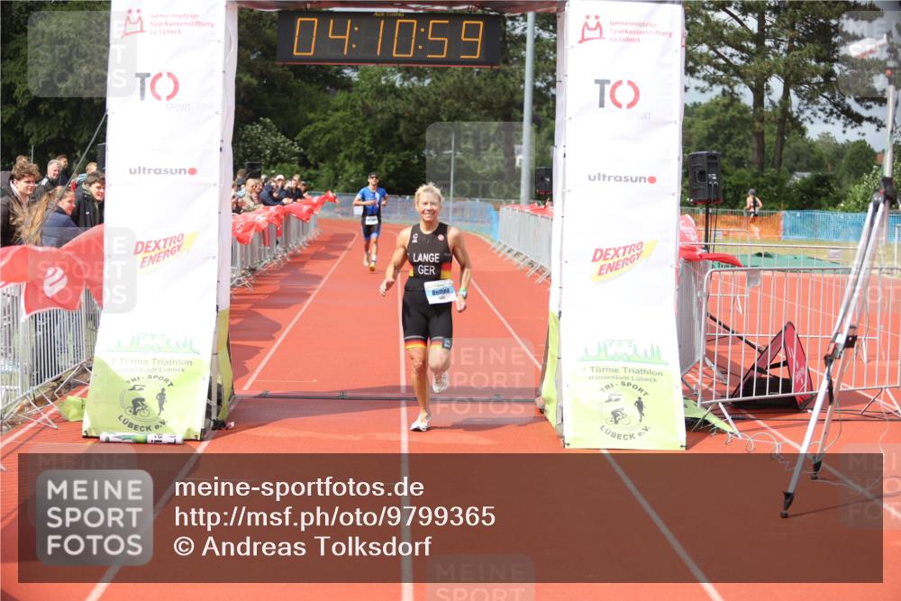 14.06.2026 - 7 Türme Triathlon Andreas Tolksdorf http://msf.ph/oto/9799365 14.06.2026 15:10:57 Ziel 931, 1042 meine-sportfotos.de