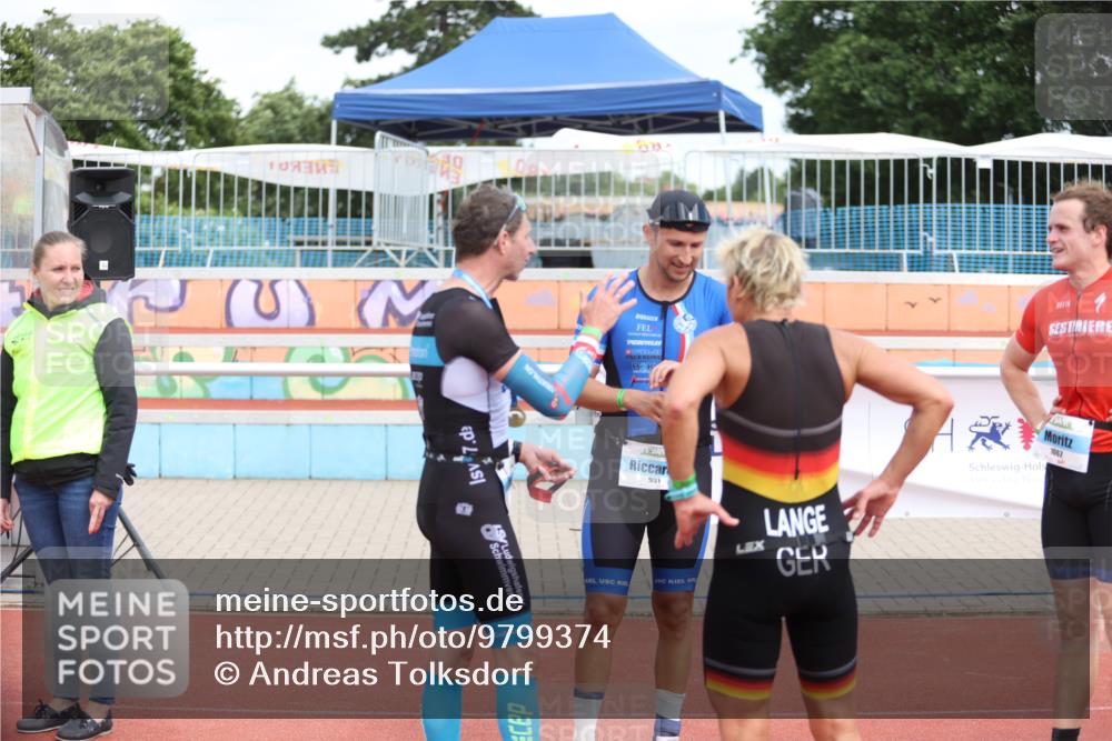 14.06.2026 - 7 Türme Triathlon Andreas Tolksdorf http://msf.ph/oto/9799374 14.06.2026 15:11:58 Ziel  meine-sportfotos.de