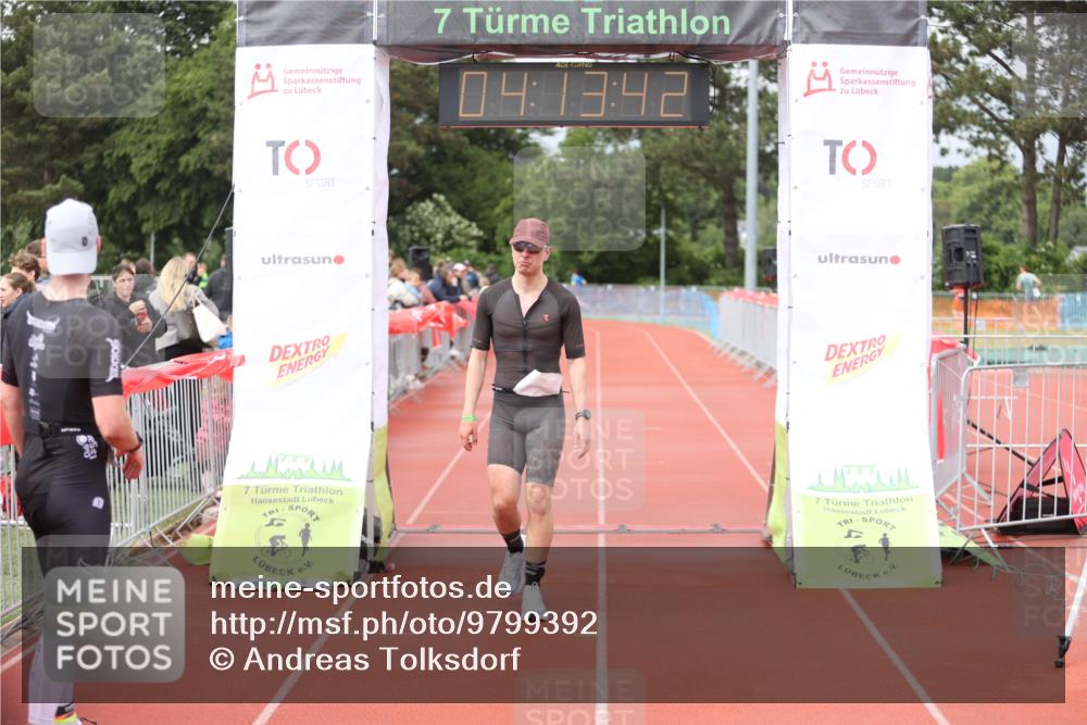14.06.2026 - 7 Türme Triathlon Andreas Tolksdorf http://msf.ph/oto/9799392 14.06.2026 15:13:41 Ziel 924 meine-sportfotos.de