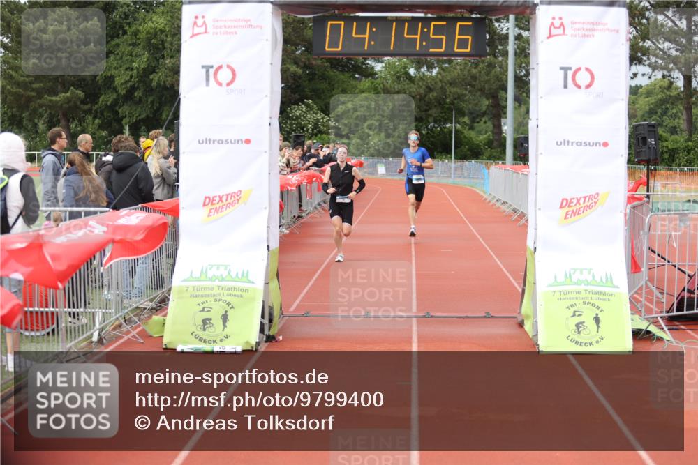 14.06.2026 - 7 Türme Triathlon Andreas Tolksdorf http://msf.ph/oto/9799400 14.06.2026 15:14:54 Ziel 957, 1103 meine-sportfotos.de