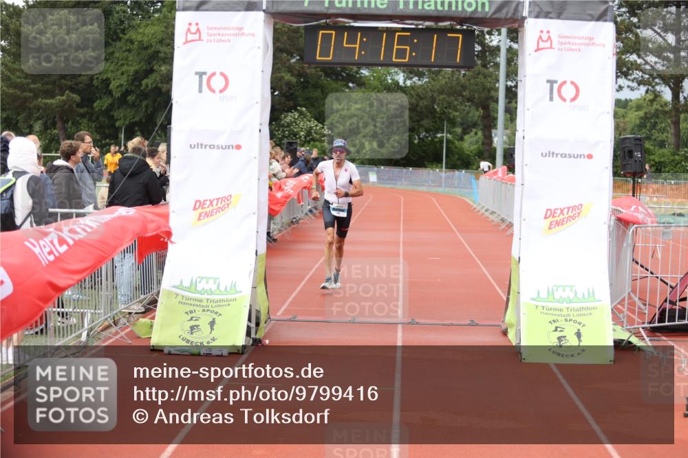 14.06.2026 - 7 Türme Triathlon Andreas Tolksdorf http://msf.ph/oto/9799416 14.06.2026 15:16:15 Ziel 1118 meine-sportfotos.de