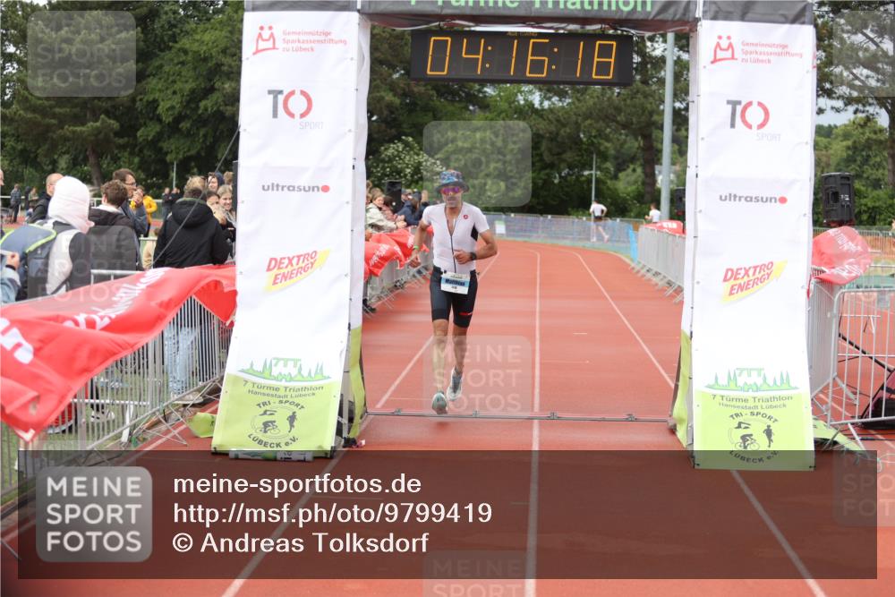 14.06.2026 - 7 Türme Triathlon Andreas Tolksdorf http://msf.ph/oto/9799419 14.06.2026 15:16:16 Ziel 1118 meine-sportfotos.de