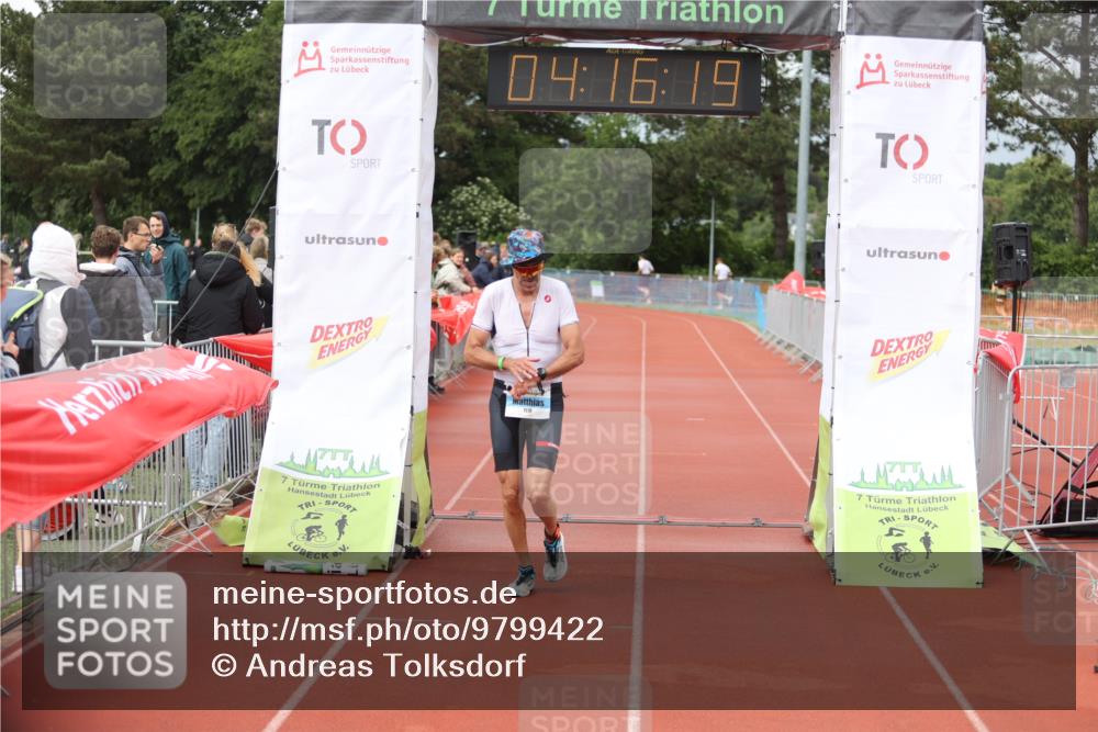 14.06.2026 - 7 Türme Triathlon Andreas Tolksdorf http://msf.ph/oto/9799422 14.06.2026 15:16:17 Ziel 1118 meine-sportfotos.de