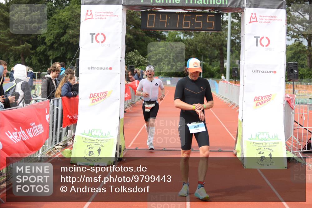 14.06.2026 - 7 Türme Triathlon Andreas Tolksdorf http://msf.ph/oto/9799443 14.06.2026 15:16:53 Ziel 877, 1144 meine-sportfotos.de