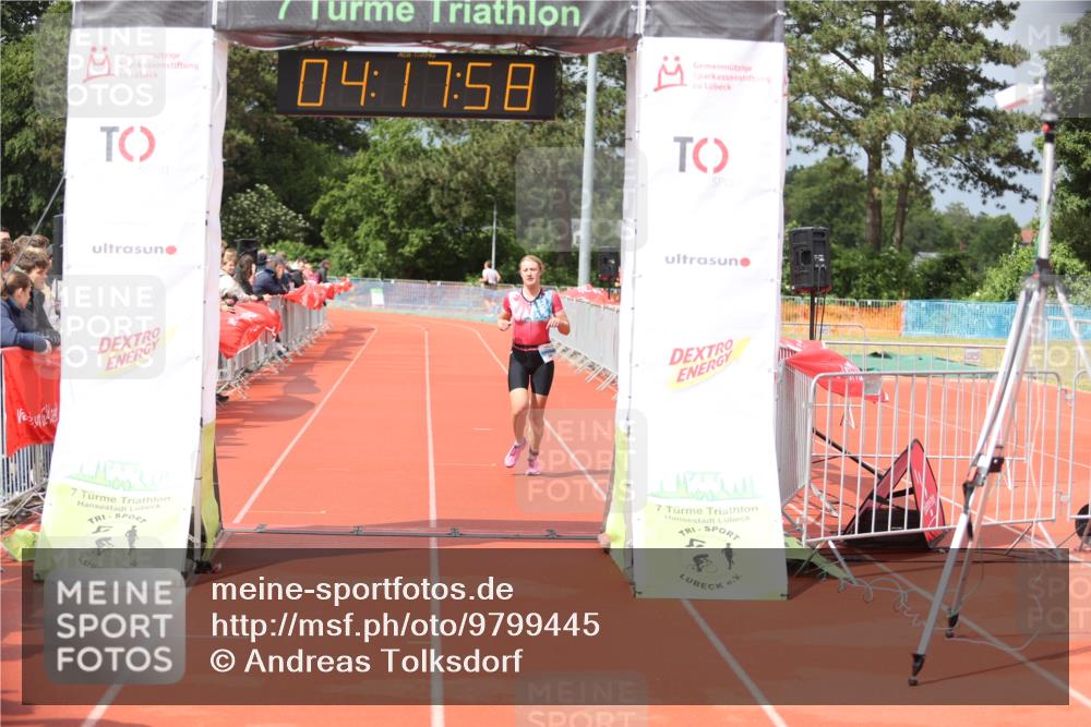 14.06.2026 - 7 Türme Triathlon Andreas Tolksdorf http://msf.ph/oto/9799445 14.06.2026 15:17:57 Ziel 976 meine-sportfotos.de
