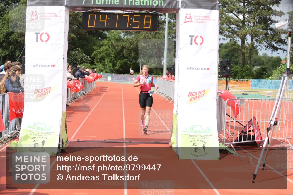 14.06.2026 - 7 Türme Triathlon Andreas Tolksdorf http://msf.ph/oto/9799447 14.06.2026 15:17:57 Ziel 976 meine-sportfotos.de