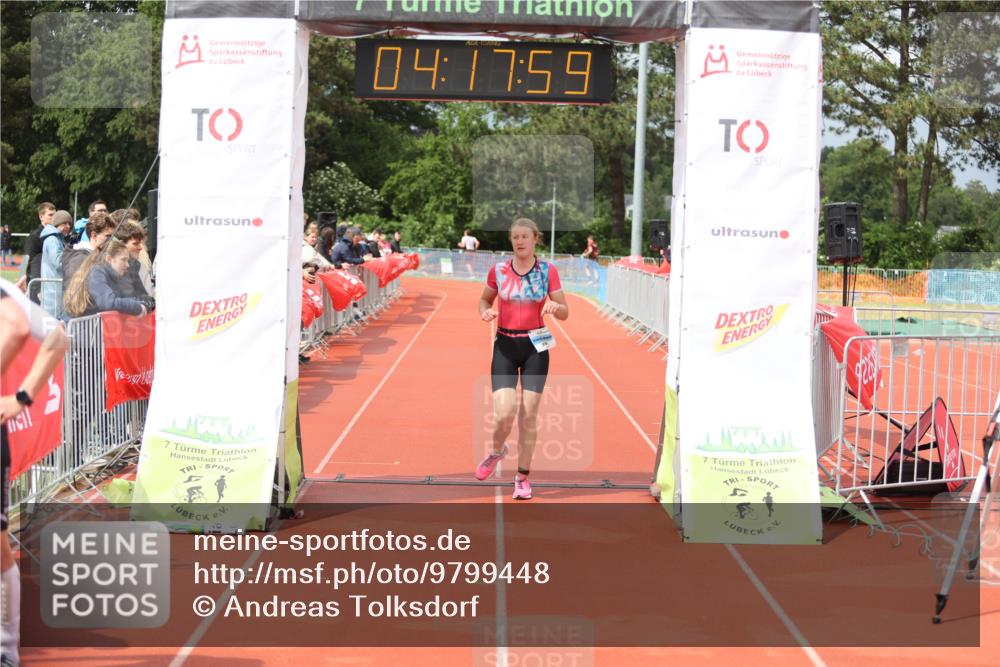 14.06.2026 - 7 Türme Triathlon Andreas Tolksdorf http://msf.ph/oto/9799448 14.06.2026 15:17:58 Ziel 976 meine-sportfotos.de