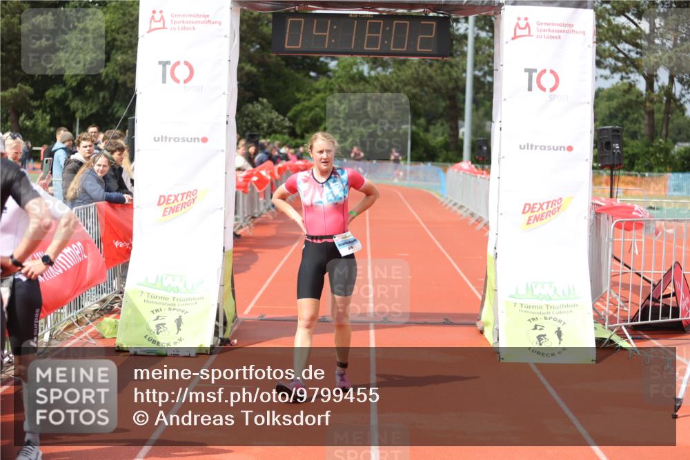14.06.2026 - 7 Türme Triathlon Andreas Tolksdorf http://msf.ph/oto/9799455 14.06.2026 15:18:00 Ziel 976 meine-sportfotos.de