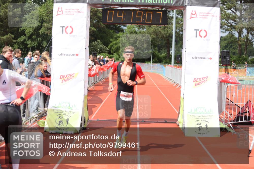 14.06.2026 - 7 Türme Triathlon Andreas Tolksdorf http://msf.ph/oto/9799461 14.06.2026 15:19:05 Ziel 863 meine-sportfotos.de