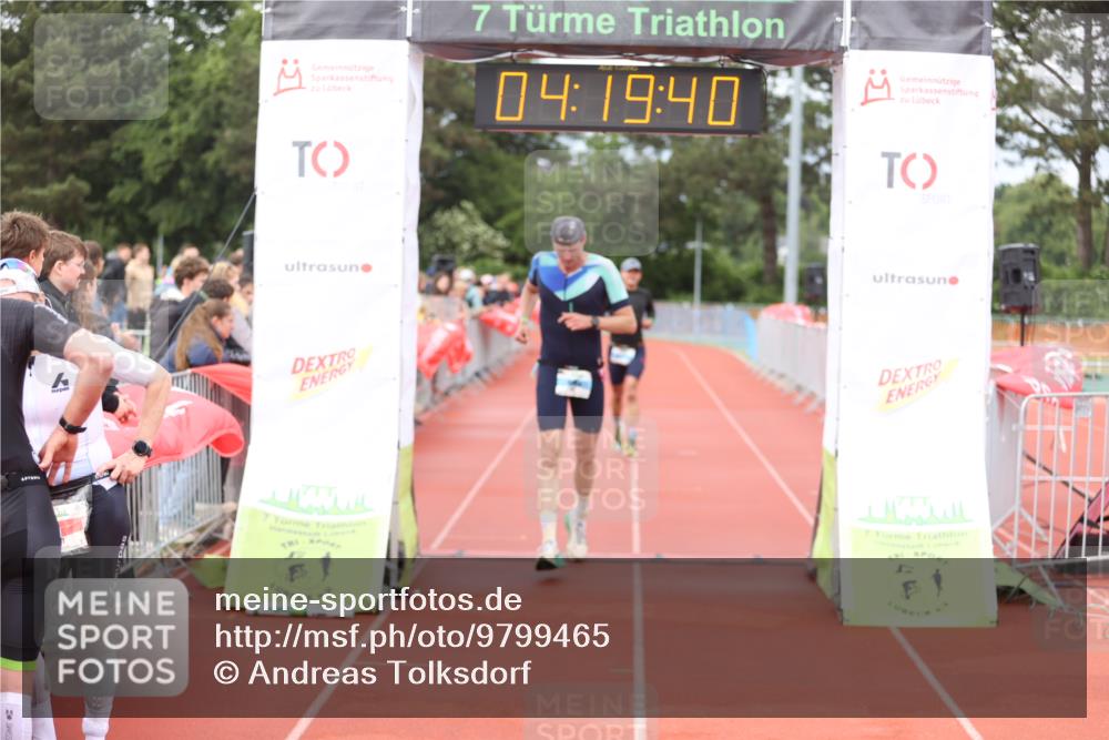 14.06.2026 - 7 Türme Triathlon Andreas Tolksdorf http://msf.ph/oto/9799465 14.06.2026 15:19:38 Ziel 977, 1113 meine-sportfotos.de
