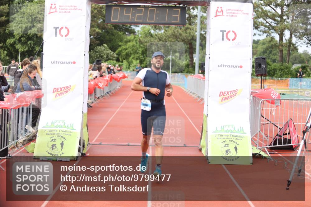 14.06.2026 - 7 Türme Triathlon Andreas Tolksdorf http://msf.ph/oto/9799477 14.06.2026 15:20:11 Ziel 942 meine-sportfotos.de