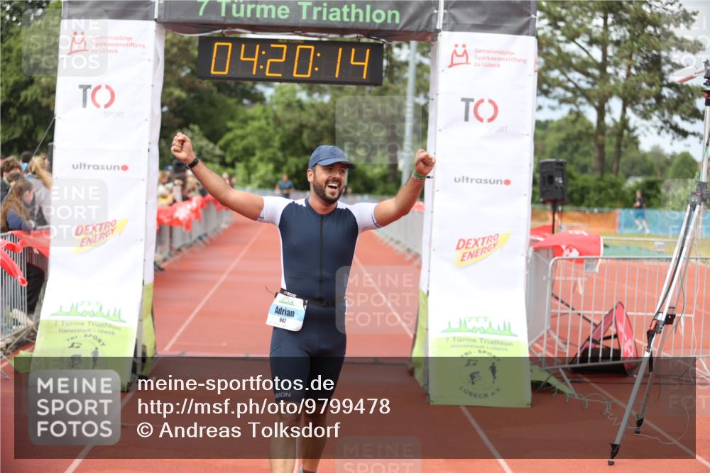 14.06.2026 - 7 Türme Triathlon Andreas Tolksdorf http://msf.ph/oto/9799478 14.06.2026 15:20:13 Ziel 942 meine-sportfotos.de