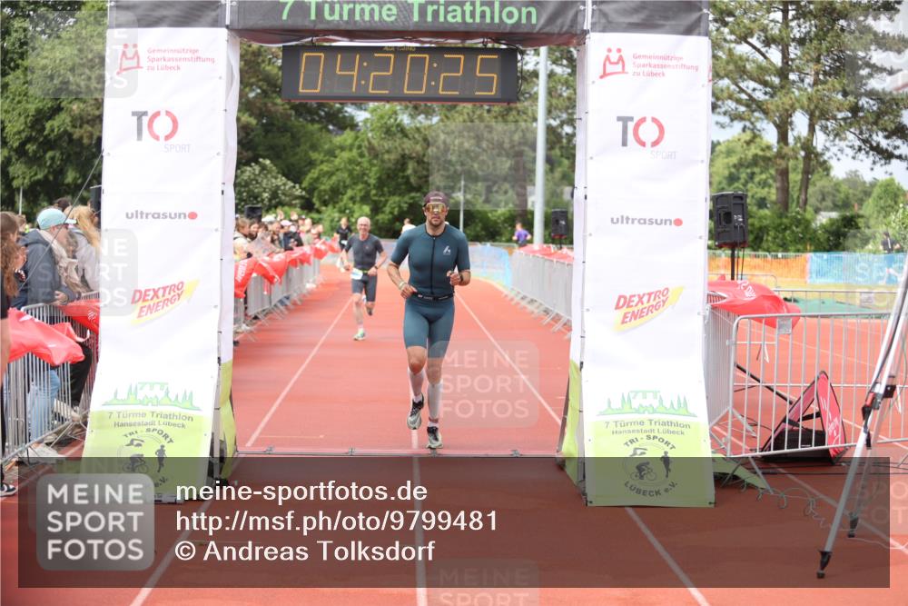 14.06.2026 - 7 Türme Triathlon Andreas Tolksdorf http://msf.ph/oto/9799481 14.06.2026 15:20:23 Ziel 838, 947 meine-sportfotos.de
