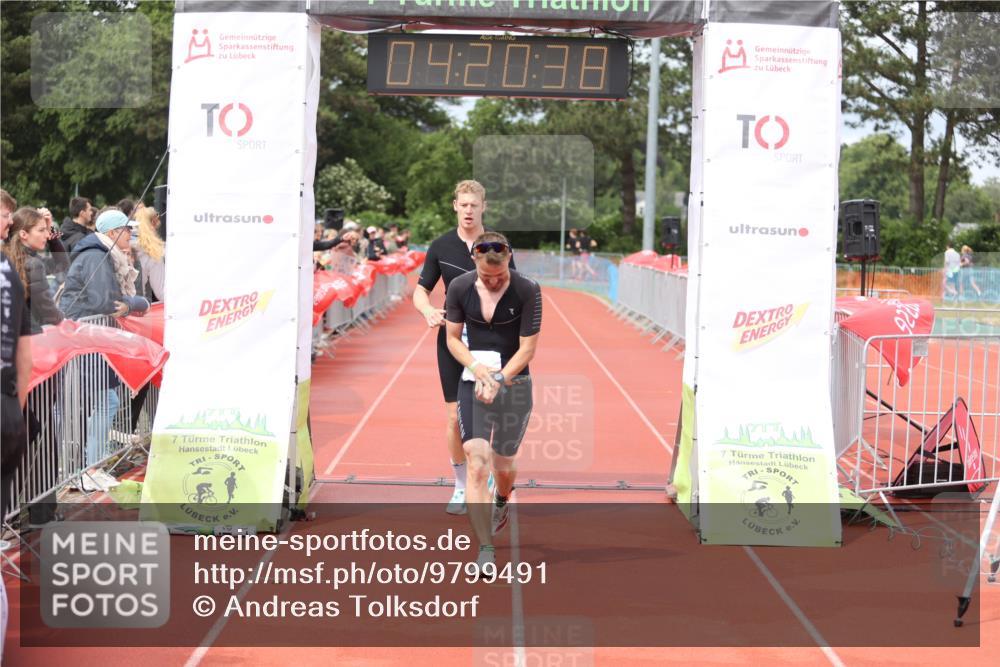 14.06.2026 - 7 Türme Triathlon Andreas Tolksdorf http://msf.ph/oto/9799491 14.06.2026 15:20:36 Ziel 947, 1014, 1157 meine-sportfotos.de
