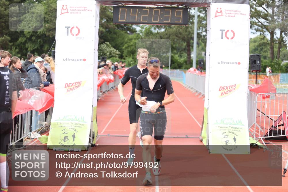 14.06.2026 - 7 Türme Triathlon Andreas Tolksdorf http://msf.ph/oto/9799492 14.06.2026 15:20:37 Ziel 1014, 1157 meine-sportfotos.de