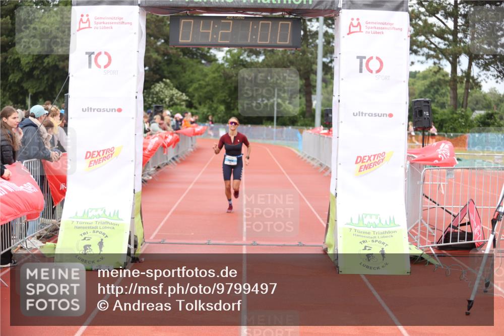 14.06.2026 - 7 Türme Triathlon Andreas Tolksdorf http://msf.ph/oto/9799497 14.06.2026 15:20:59 Ziel 995 meine-sportfotos.de