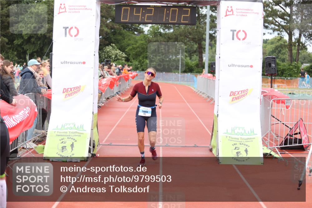 14.06.2026 - 7 Türme Triathlon Andreas Tolksdorf http://msf.ph/oto/9799503 14.06.2026 15:21:01 Ziel 995 meine-sportfotos.de